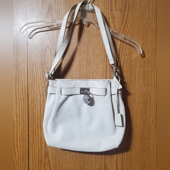 Springtime White Michael Kors handbag. Excellent condition, med size - Picture 2 of 10